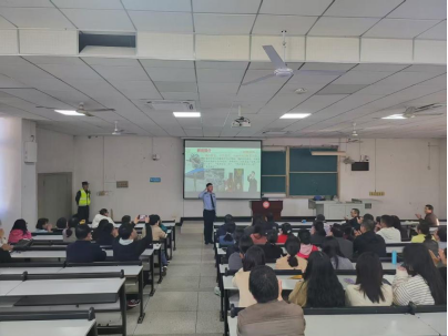 筑牢安全防线，守护医药教学——我院成功举办2025年秋季学期消防安全培训